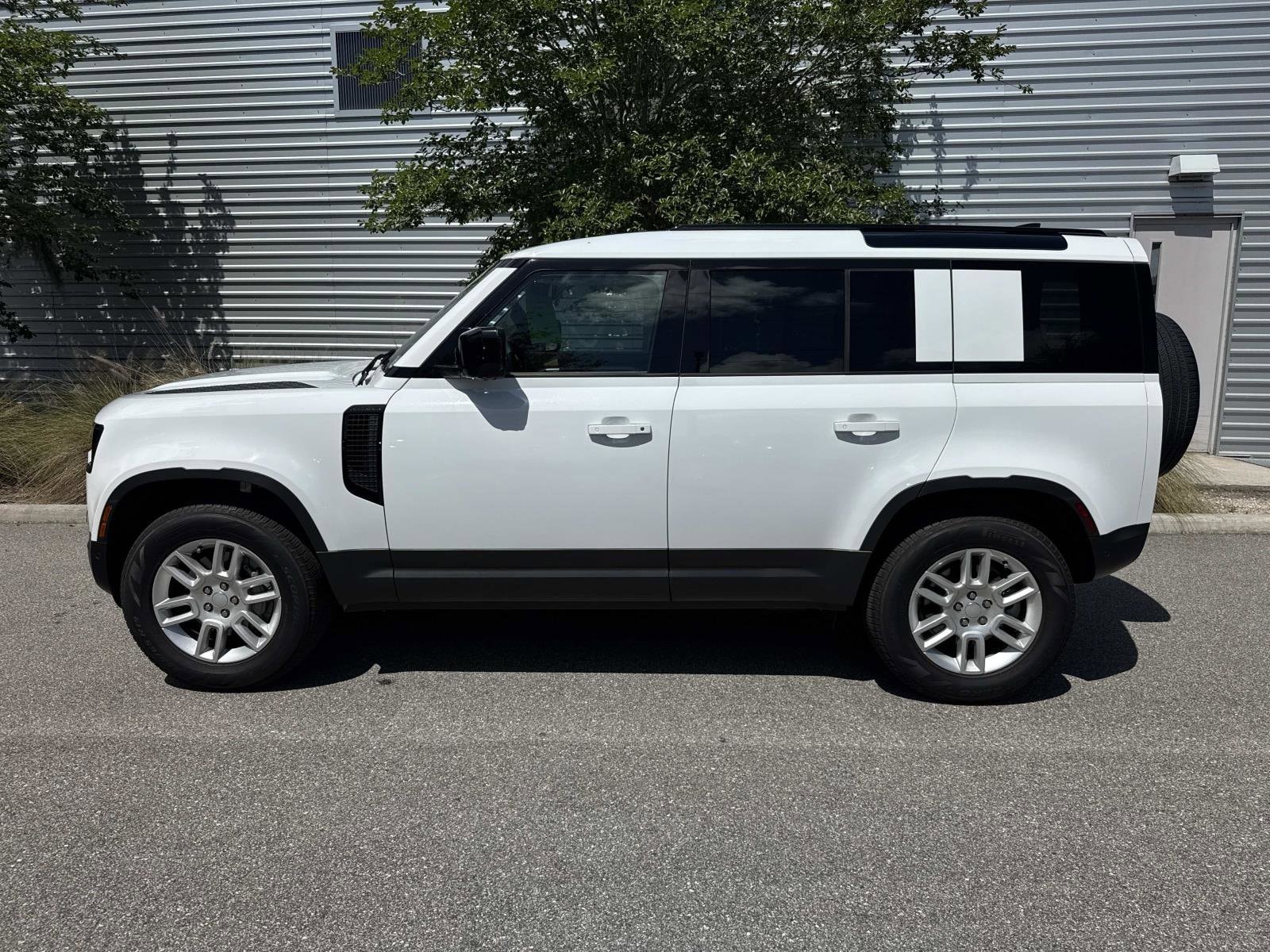 land rover defender 2025 SALEJ7EU1S2454605 image land rover defender 2025 SALEJ7EU1S2454605 image